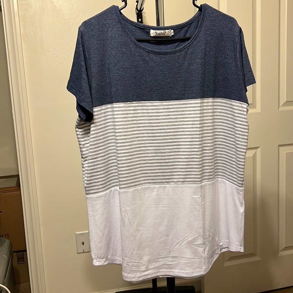 Women’s short sleeve shirt